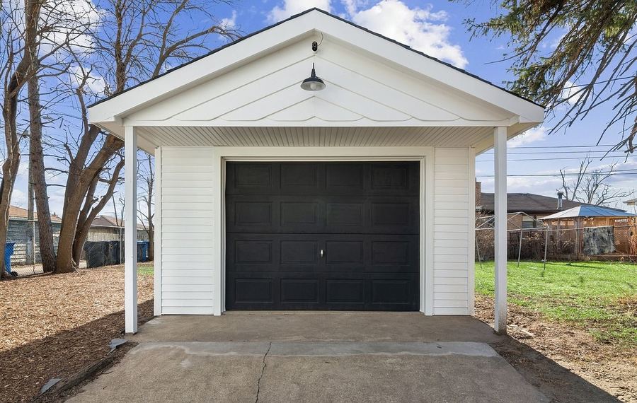 garage, 315